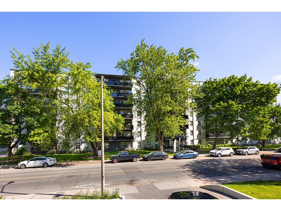 2 Bedroom Apartment for Rent - 100 Cosburn Ave 3