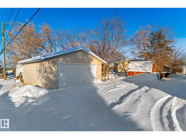 315 10 ST Cold Lake, Alberta in Houses for Sale in Edmonton - Image 6