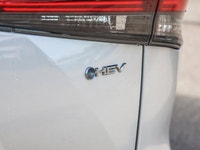 This 2025 Toyota Highlander is thoughtfully designed to make you get the most out of your day. This... (image 6)