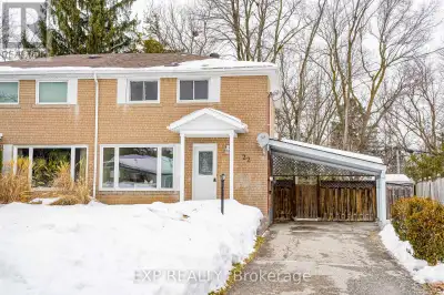 22 JONES COURT Aurora (Aurora Highlands), Ontario