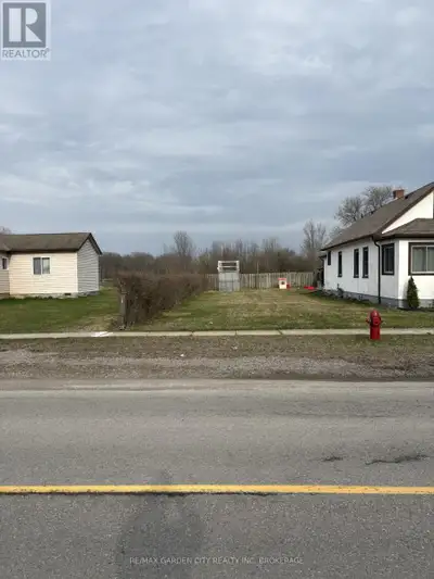 Fantastic infill building lot located in a family friendly neighbourhood of Port Colborne. With many...