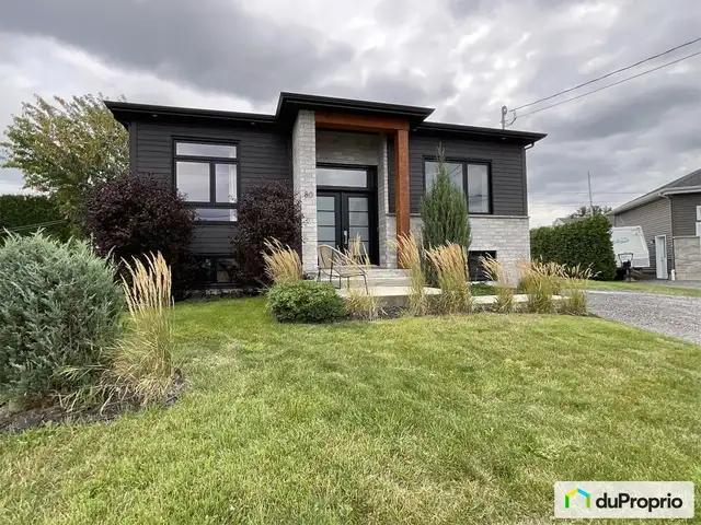 $479,000 - Bungalow for sale in Princeville in Houses for Sale in Victoriaville - Image 2