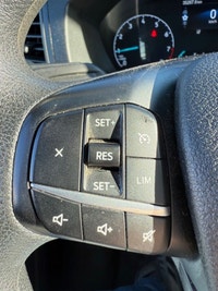 Under Full Factory Warrnaty 35,000 Kms from new. Fully Loaded with power options, divider, bluetooth... (image 8)