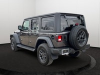 Cloth Low-Back Bucket Seats, Remote Start System, Heated Front Seats, Heated Steering Wheel, Uconnec... (image 3)