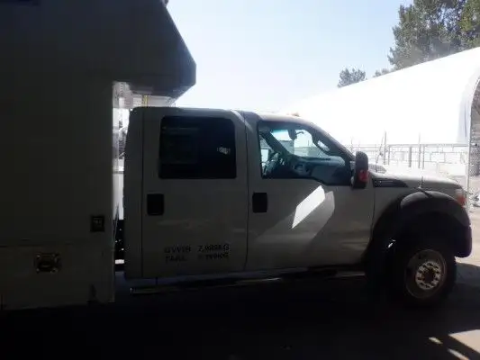 2012 Ford F-550 4x4 Crew Cab Service Truck with Shelving in Heavy Trucks in Edmonton - Image 13