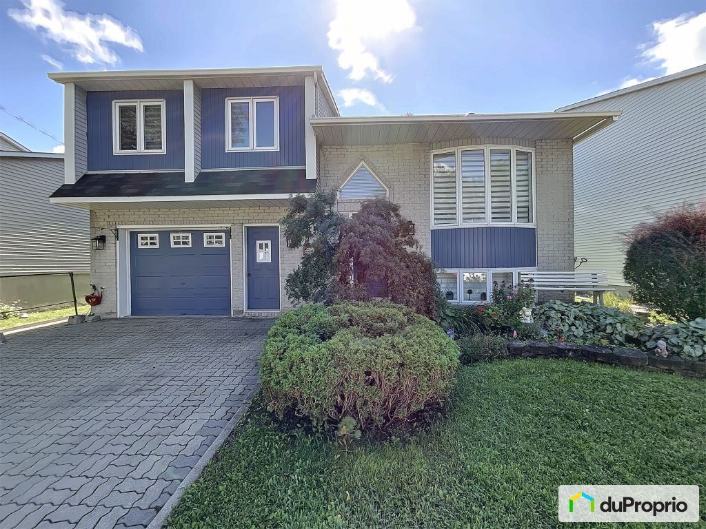 $689,999 - 1 1/2 Storey for sale in St-Eustache — photo 1