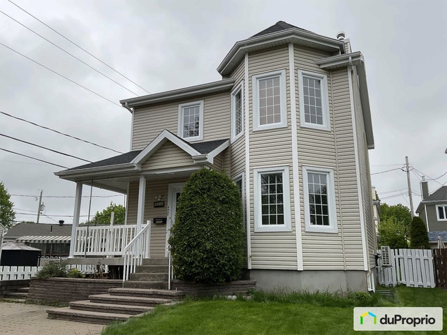 $659,900 - Duplex for sale in Neufchatel — photo 1