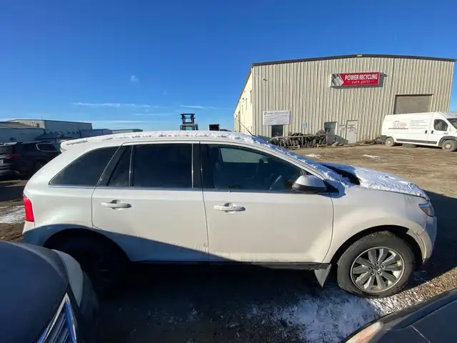 2013 Ford Edge 4dr Limited AWD *ONLY FOR PARTS* in Auto Body Parts in Regina - Image 3