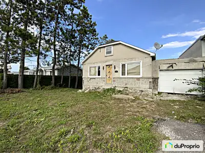 À qui la chance ! Rare propriété à Rivières-des-Prairies. Opportunité de construire votre maison de...