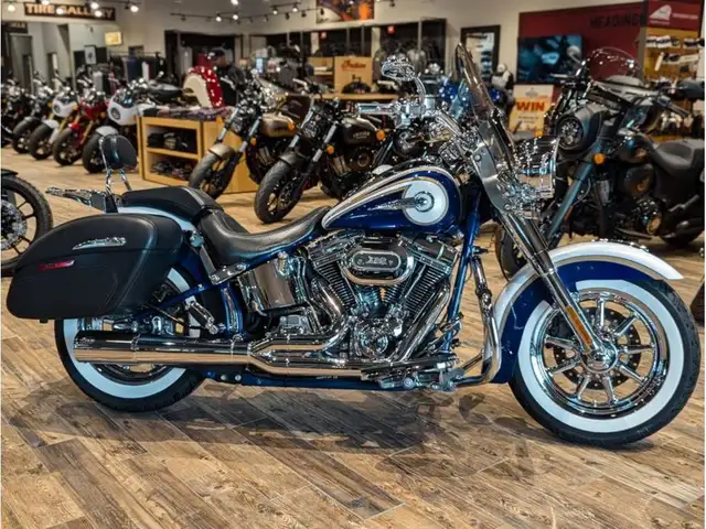 2014 Harley-Davidson CVO Softail Deluxe // Candy Cobalt and Whit in Street, Cruisers & Choppers in Winnipeg - Image 3