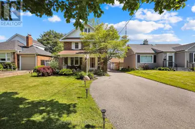 463 ATHOL STREET E Oshawa (Central), Ontario
