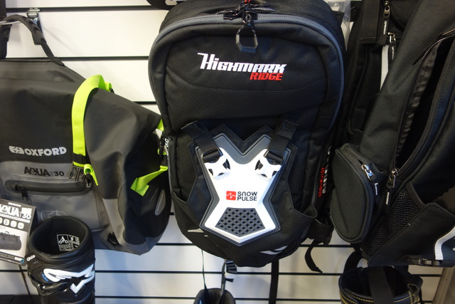 HIGHMARK 3.0 AVALANCHE AIR BAG in Snowmobiles Parts, Trailers & Accessories in Regina