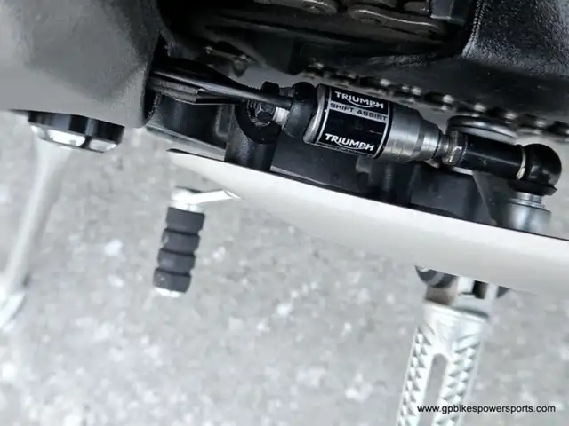 2022 Triumph Street Triple R Sapphire Black in Street, Cruisers & Choppers in Oshawa / Durham Region - Image 18