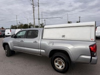 2018 TOYOTA TACOMA 4X4 DOUBLE CAB V6 TOW HITCH HEATED SEATS/MIRRORS ONLY $224.27 BI WEEKLY WITH $0 D... (image 4)