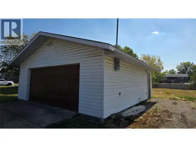 24x26 Garage on RS2 Lot This property features a solid 24x26 insulated garage with 200 AMP service a...