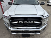 BIGHORN | 4X4 | CREW CAB | LONG BOX | BED LINER | 6.4L HEMI This 2019 Ram 3500 BIGHORN delivers unco... (image 1)