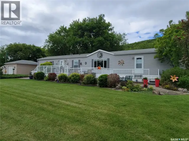 Catherine Road acreage Katepwa Beach, Saskatchewan in Houses for Sale in Regina - Image 5