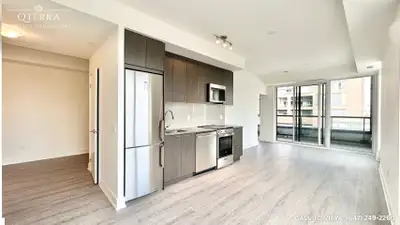 STUNNING 2+DEN CONDO FOR RENT IN A PRIME LOCATION!