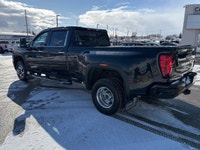 Rare Dually 3500HD Diesel, Denali Ultimate Pkg, Heads Up Display, Moonroof, Aftermarket Ground Clear... (image 4)