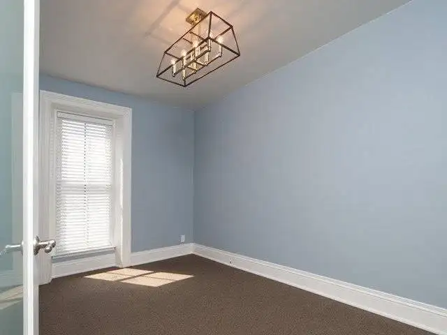 1 Spacious Room in a Shared Galt Apartment! (Room 3) in Long Term Rentals in Cambridge - Image 3