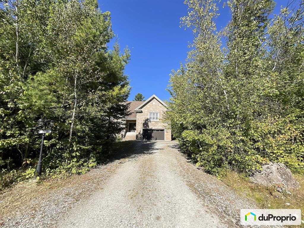 $1,150,000 - Split Level in Sherbrooke (St-Élie-d'Orford) — photo 3