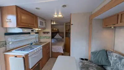 2006 18ft light weight trailer, tandem axle, aluminum structure with fiberglass exterior walls. Grea...