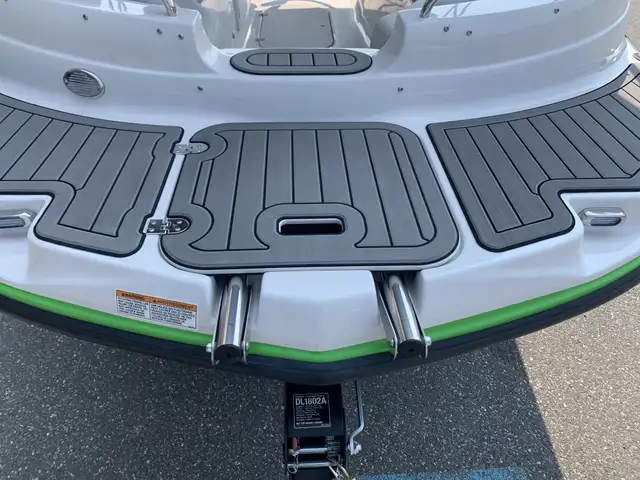 2023 Legend Vibe D19 Deck Boat in Powerboats & Motorboats in Sudbury - Image 33