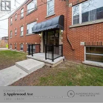 Attention first-time home buyers/Investors welcome to your new Condo, Located in the Heart of Old St...