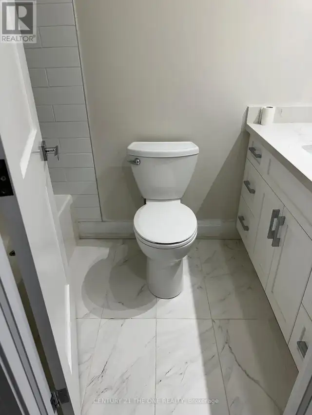 LOWER - 201A MCINTOSH STREET Toronto (Birchcliffe-Cliffside), On in Long Term Rentals in City of Toronto - Image 5