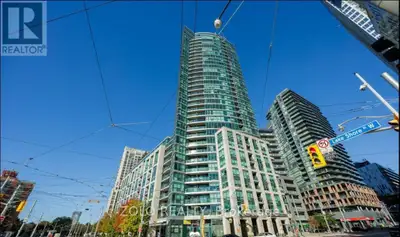 Welcome to the Malibu Condos at Harbourfront! This well-designed and functional studio offers a brig...
