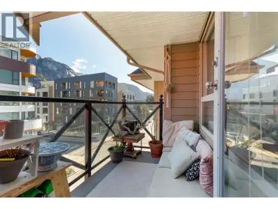 Experience top-floor living in the heart of downtown Squamish. This bright, south-east facing home g...