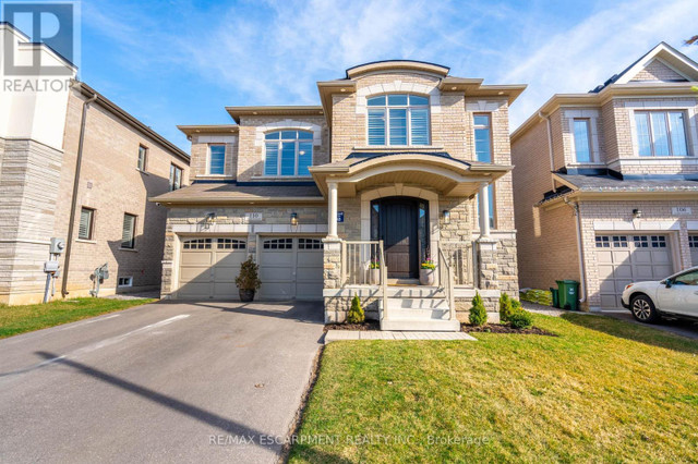 110 AVANTI CRES Hamilton, Ontario in Houses for Sale in Hamilton