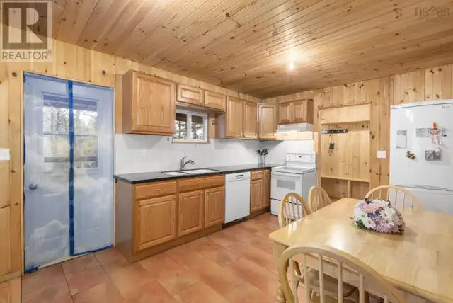 87 Edith's Point Road South Brookfield, Nova Scotia in Houses for Sale in Bridgewater - Image 8
