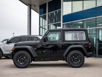 Welcome to 400 Chrysler Dodge Jeep Ram. 3.6L V-6 engine with manual transmission | 4x4 drive system... (image 4)