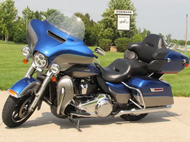 2017 Harley-Davidson FLHTK Electra Glide Ultra Limited Low New D in Sport Touring in Leamington - Image 4