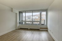 Fully Renovated Studio with Balcony avail. in June - ID 3305