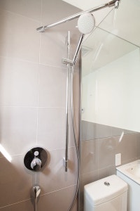 Renovated Akelius studio apartment for rent. Located near St Laurent in the Plateau Mont-Royal neigh... (image 4)
