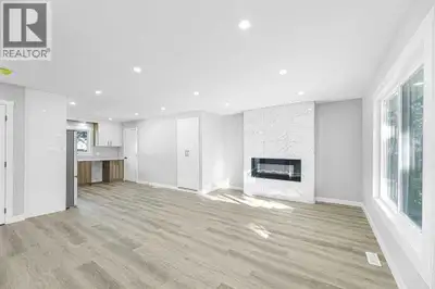 5 BEDS | 3 BATHS | 2 KITCHENS | 2 LAUNDRY | LEGAL SUITE| DOUBLE OVERSIZED DETACHED GARAGE 1 Brand Ne...