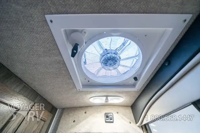 2027 Northern Lite 8.11 EX Dry Bath Limited Edition in Travel Trailers & Campers in Kelowna - Image 32