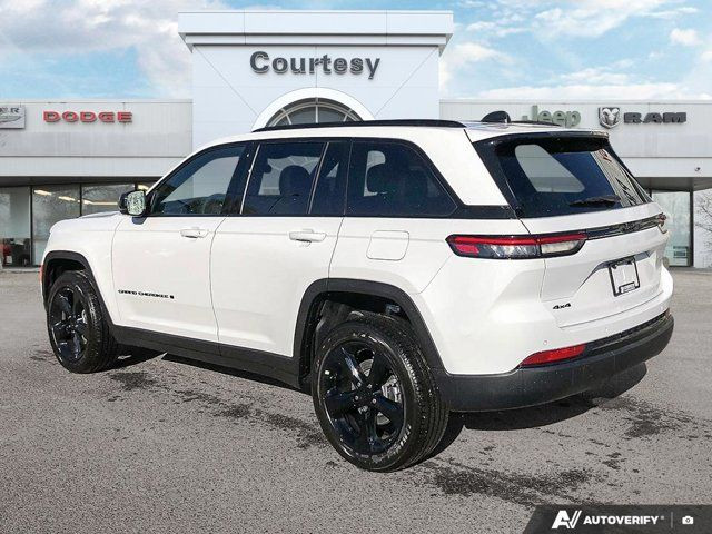 2025 Jeep Grand Cherokee Altitude in Cars & Trucks in Calgary - Image 4