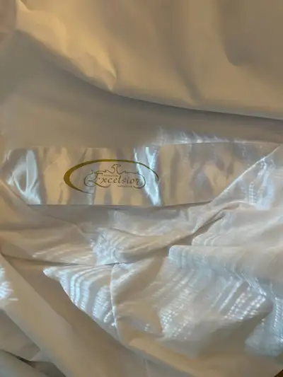 MATTRESS PROTECTOR • KING SIZE 16" • PROTEGE MATELAS, View more