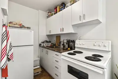149 St. George - Studio Apartment for Rent