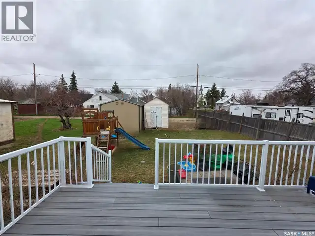 109 1st AVENUE E Eatonia, Saskatchewan in Houses for Sale in Swift Current - Image 4