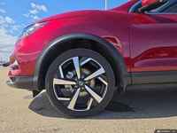 All Wheel Drive,Remote Engine Start,Traction Control,Lane Departure Warning,Temporary Spare Tire,Adj... (image 5)