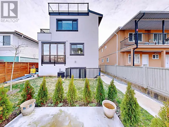 2577 PARKER STREET Vancouver, British Columbia62867603374209123