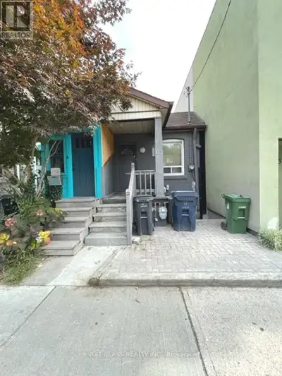 MAIN - 133 COXWELL AVENUE Toronto (Woodbine Corridor), Ontario