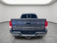 HEATED FRONT SEATS, BACK-UP CAMERA, BLUETOOTH CONNECTION, FOUR WHEEL DRIVE, TOW HITCH Unlock the pot... (image 3)