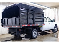 **ONE OWNER - MECHANICALLY CERTIFIED** 109,196 KM This 2008 GMC Sierra 3500HD 4x2 Crew Cab Dump Box... (image 5)