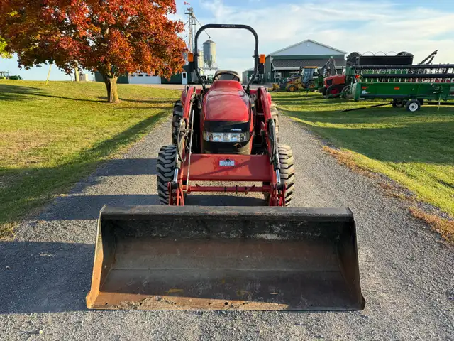 2011 CASE Farmall 45 45hp Tractor/Loader , Low Hrs Nice !! in Farming Equipment in Ottawa - Image 3