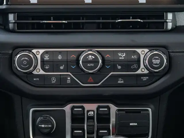 2026 Jeep Wrangler Sahara in Cars & Trucks in Barrie - Image 33